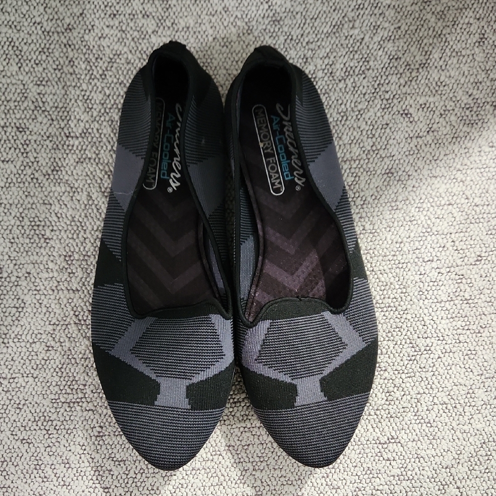 Skechers Women's Black and Gray Knit Loafers NWOT